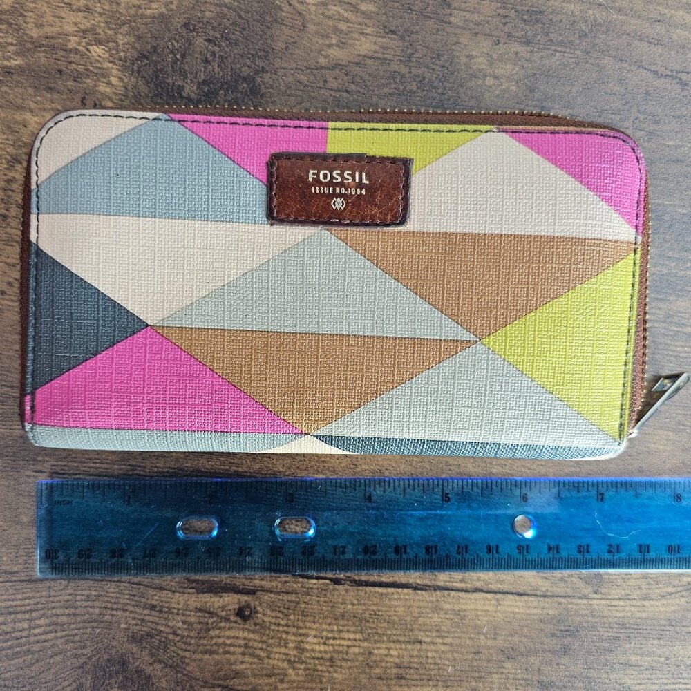 Fossil Zip Wallet Clutch - Colorblock Geometric Pattern - Picture 3 of 11